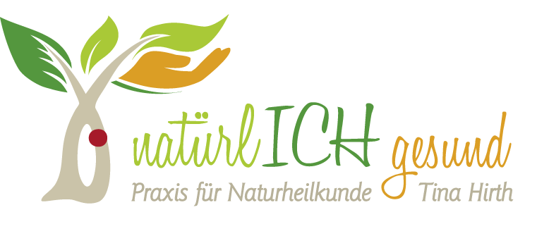 Das Logo zeigt einen stilisierten Baum und den Schriftzug NatürlICH gesund. Tina Hirth ist Heilpraktikerin in Schotten.